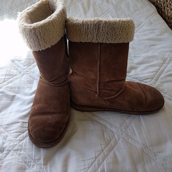 bearpaw style boots